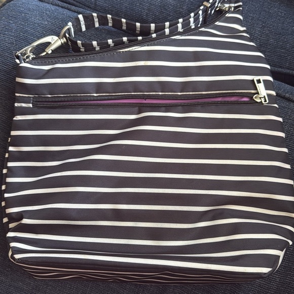 Travelon Anti-theft Crossbody Bag - Picture 2 of 6